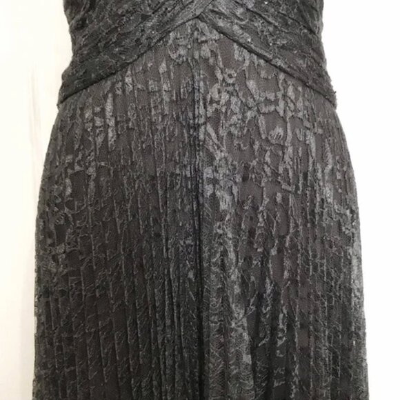 BADGLEY MISCHKA GREY LACED SEQUIN EVENING DRESS - 8 - Picture 5 of 9